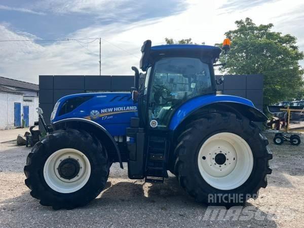 New Holland T7.225 Трактори