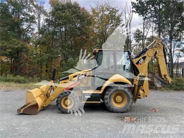 CAT 420F Товарач със заден ексватор