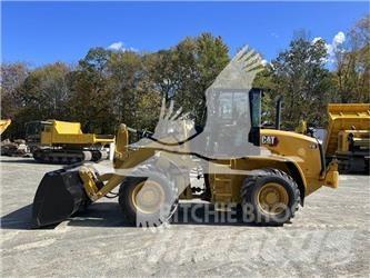 CAT 910 Колесни товарачи