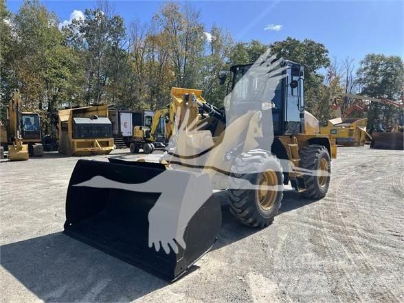 CAT 910 Колесни товарачи