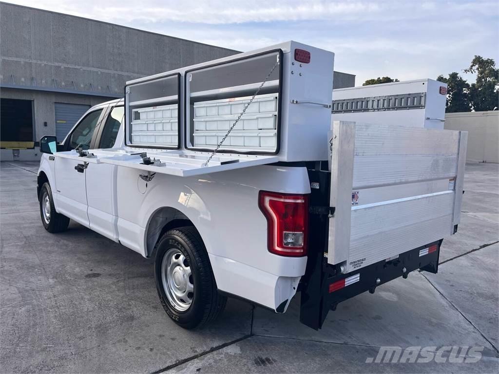Ford F-150 Пикапи