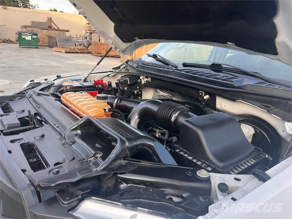 Ford F-150 Пикапи