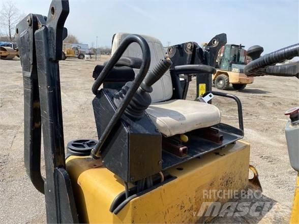 CAT CB24 Еднобарабанни ролки

