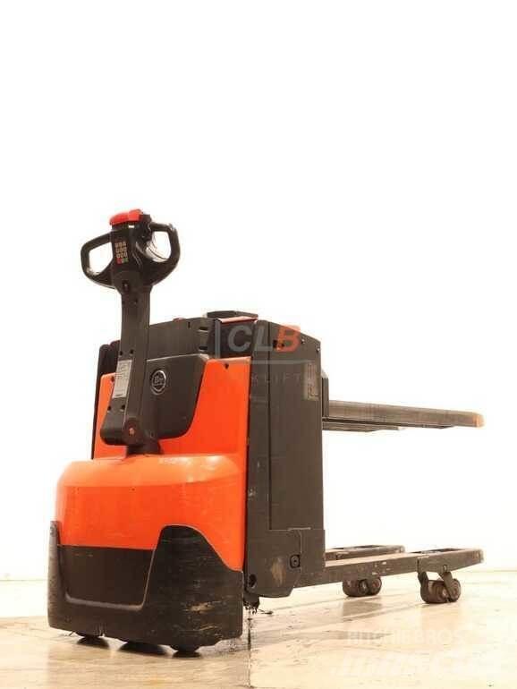 BT SWE 080 L Staxio Самоходни товарачи