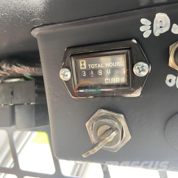 Bobcat 310 Колесни товарачи