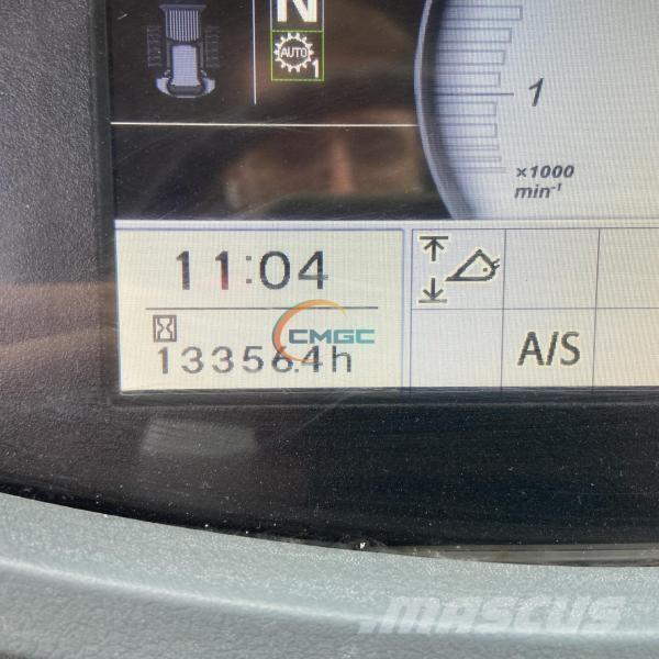 Hitachi ZW310 Колесни товарачи