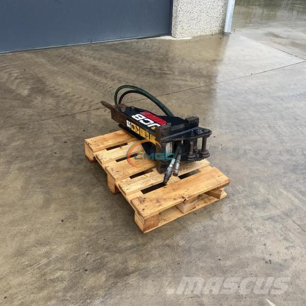 JCB HM012T Чукове/Раздробители
