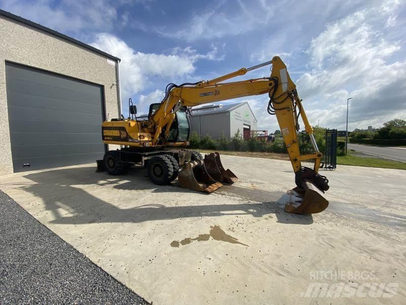 JCB JS145W Колесни екскаватори