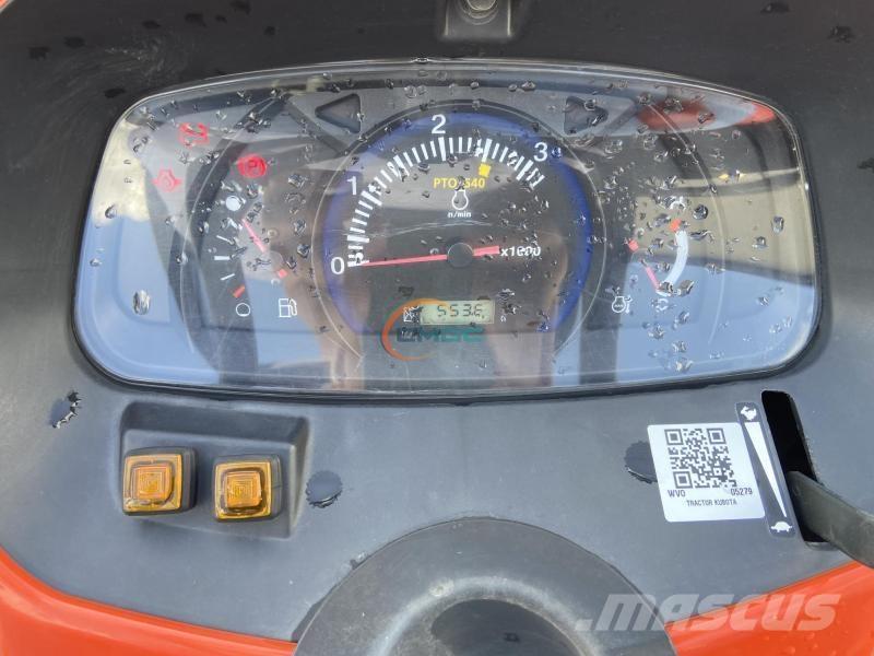 Kubota L1-382 Трактори