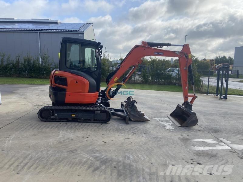 Kubota U36-4 Колесни екскаватори