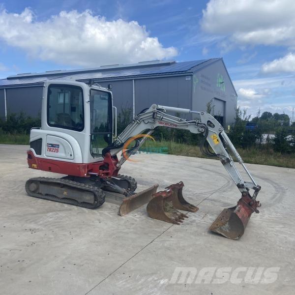 Takeuchi TB225 Колесни екскаватори