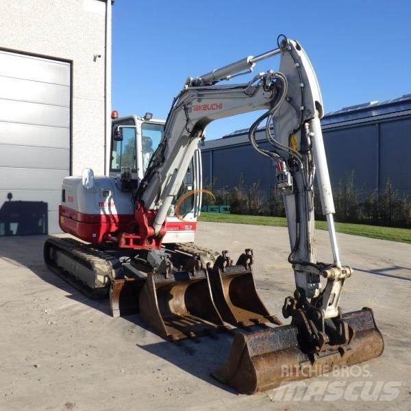 Takeuchi TB260 Колесни екскаватори