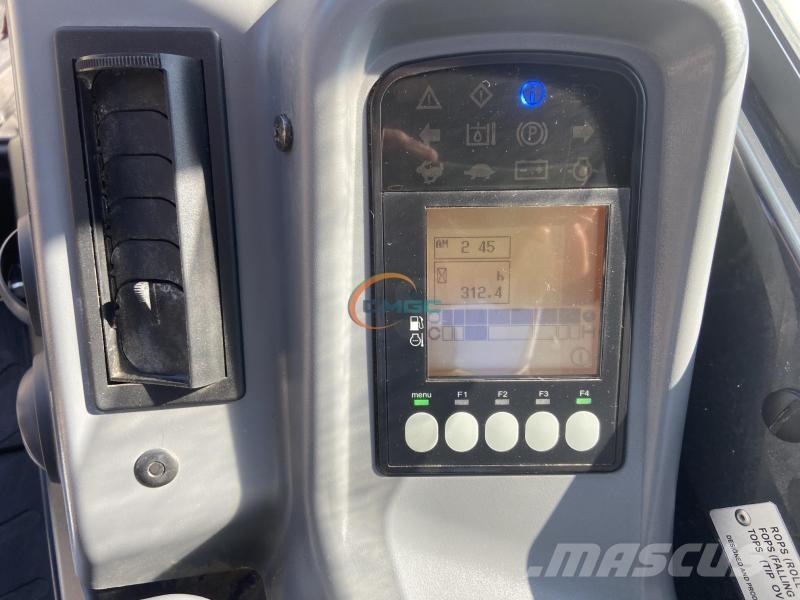 Yanmar VIO38-6 Колесни екскаватори