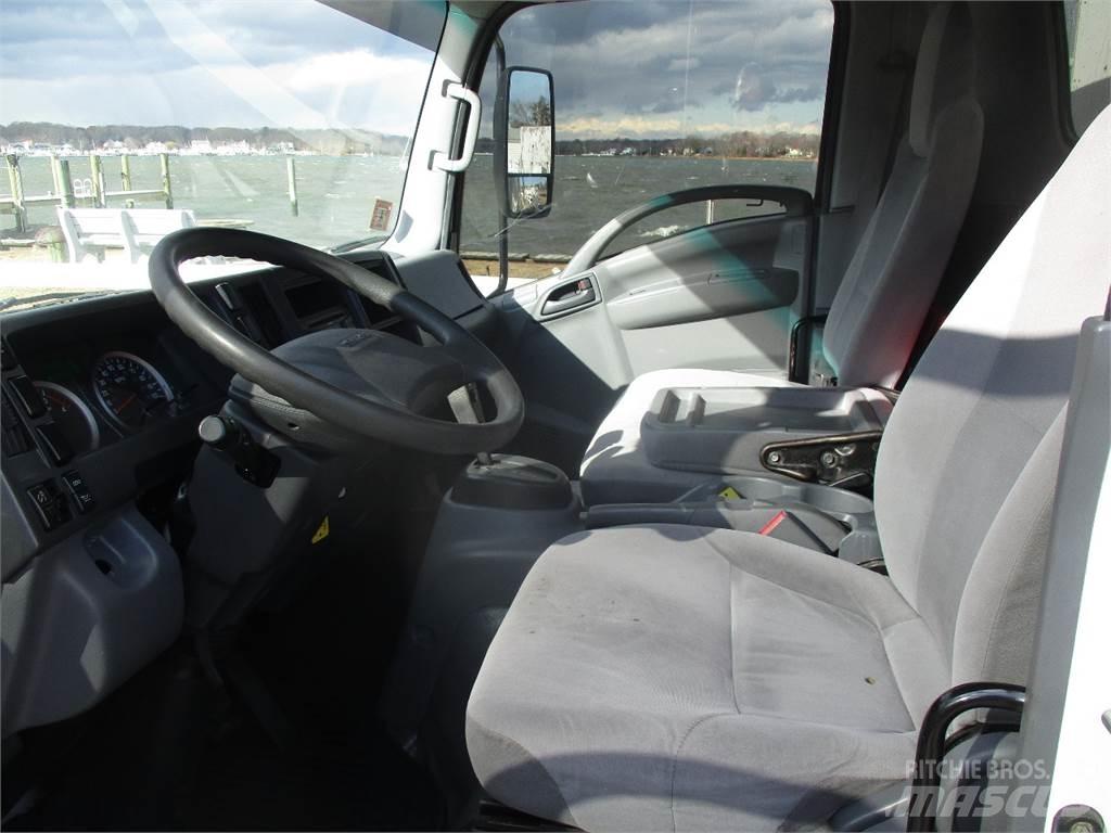 Isuzu NRR Общински/универсални превозни средства
