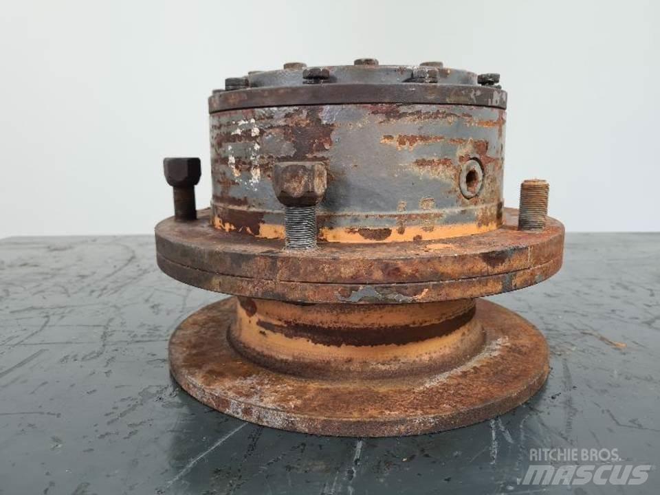 CASE 421B Предаване