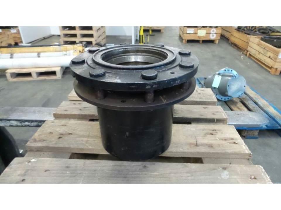 CAT 206 Предаване