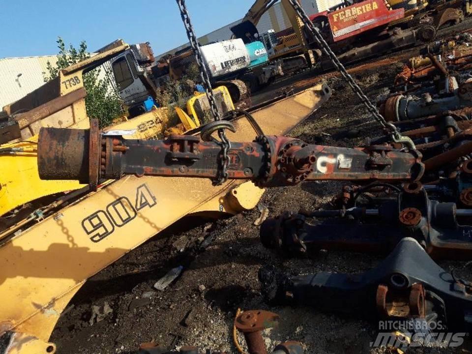 CAT 206 Предаване