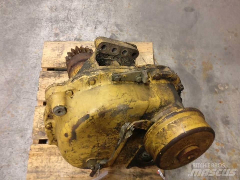 CAT 225 Предаване
