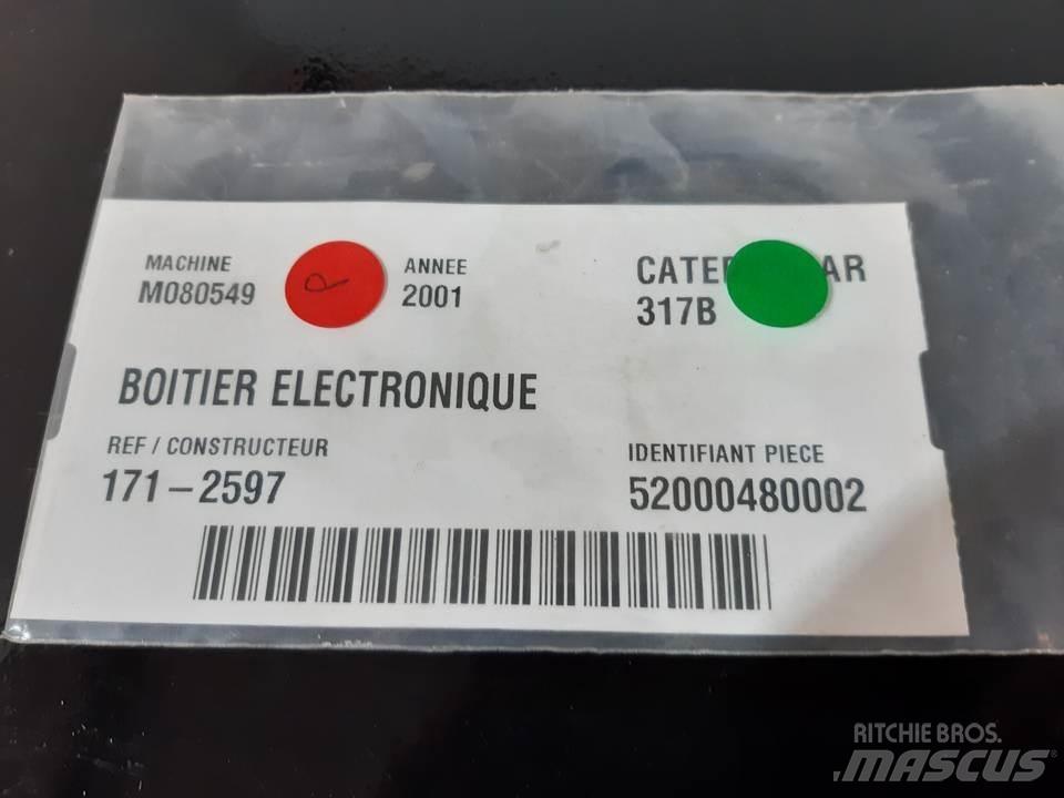 CAT 317B Кабина