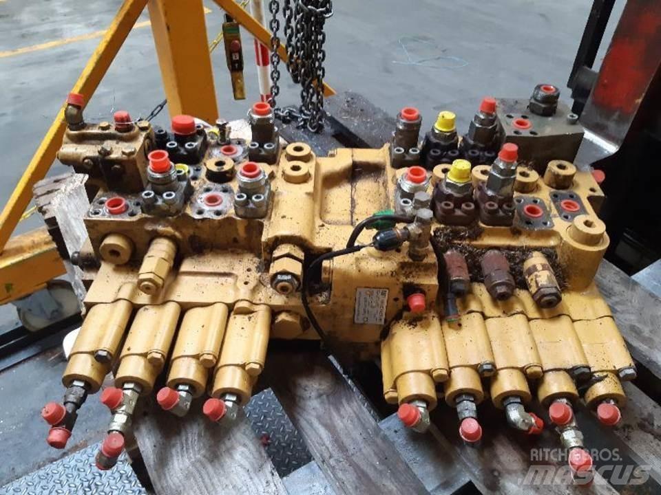 CAT 320B Хидравлични