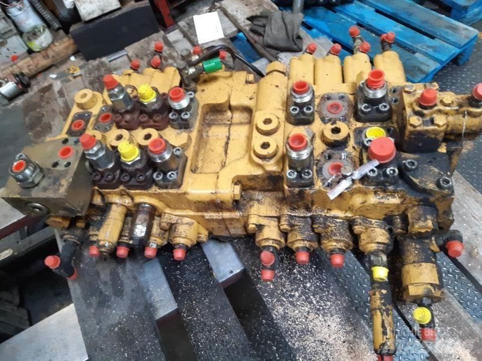 CAT 320B Хидравлични