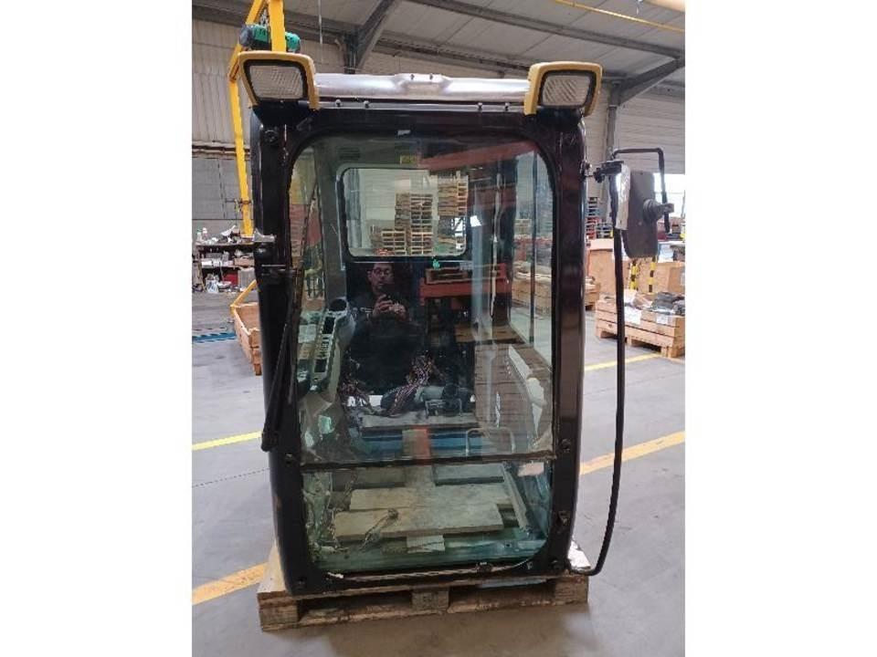 CAT 320DL Кабина
