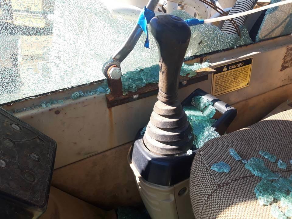 CAT 325LN Кабина