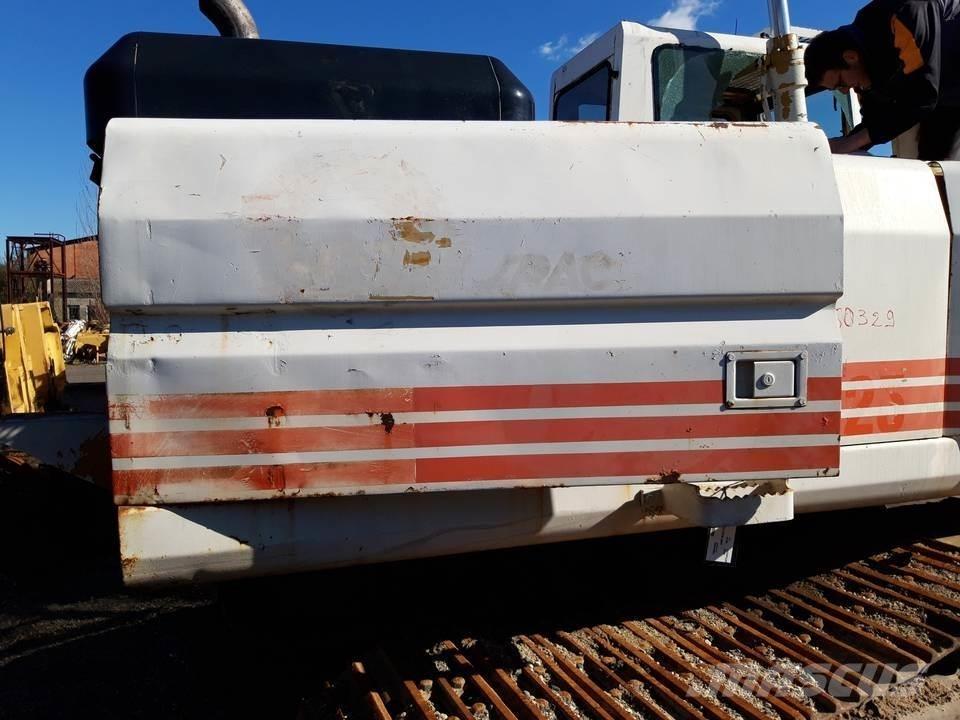 CAT 325LN Кабина