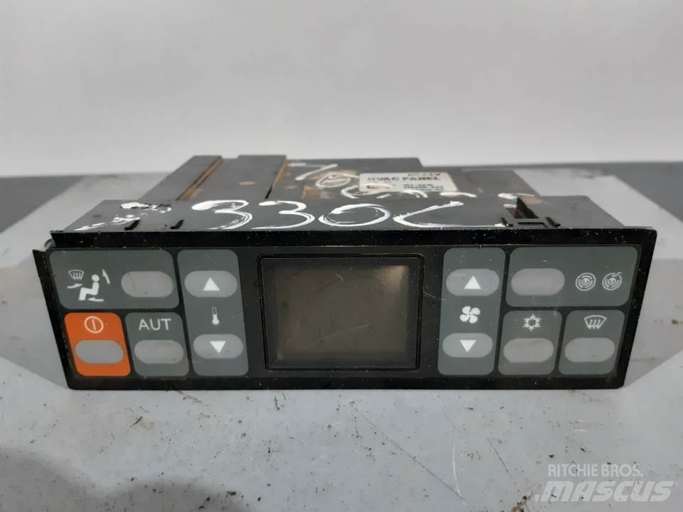 CAT 330C Кабина