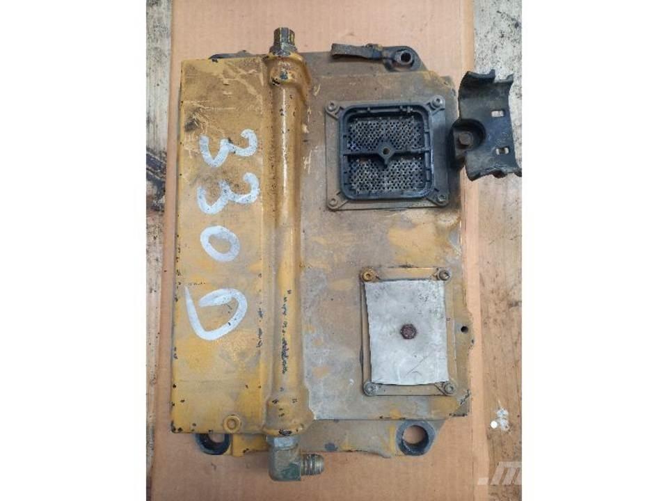 CAT 330D Кабина