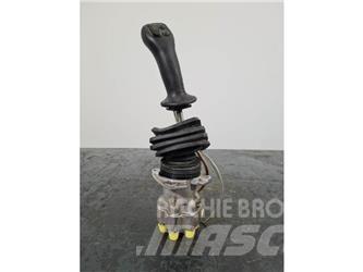 CAT 336DL Кабина