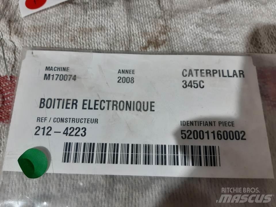 CAT 345C Кабина