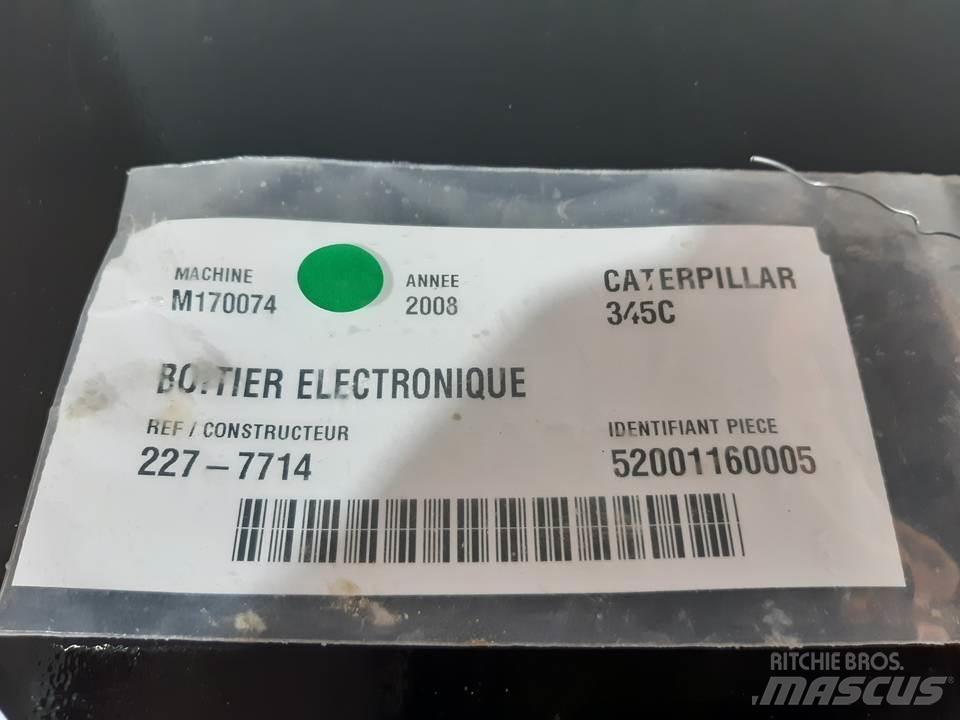 CAT 345C Кабина