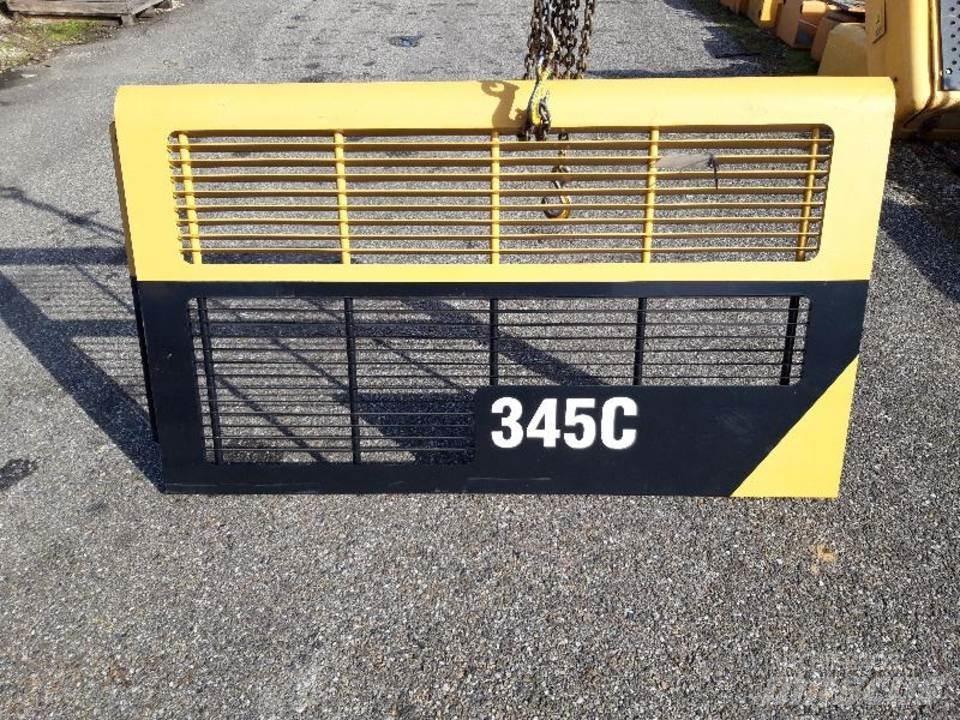 CAT 345C Кабина