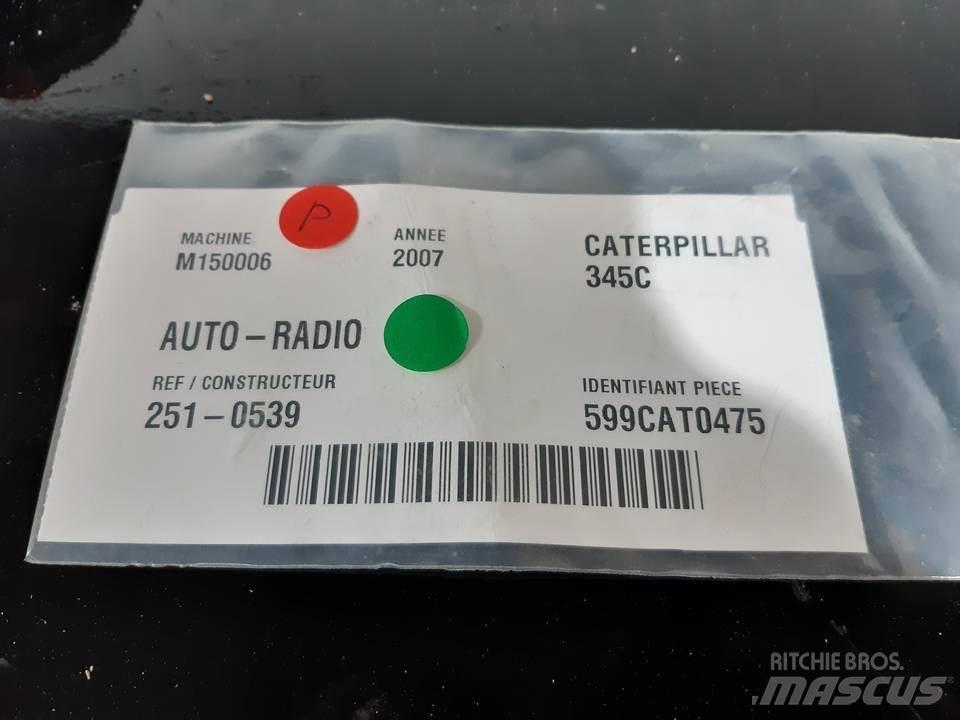 CAT 345C Кабина