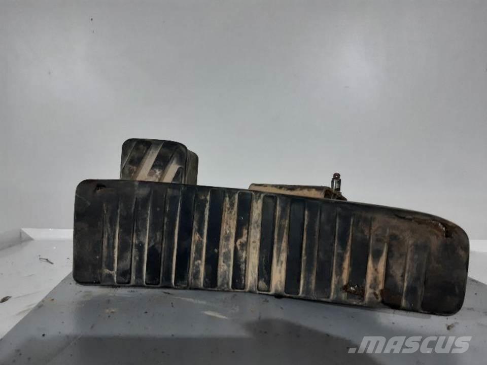CAT 350 Кабина