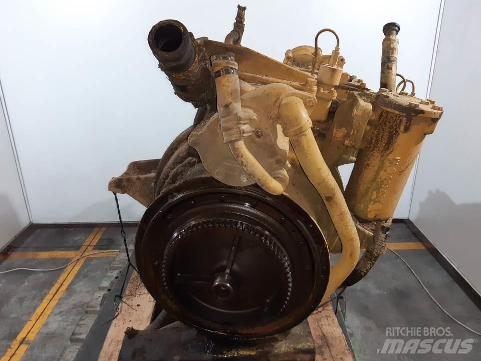 CAT 627 Предаване