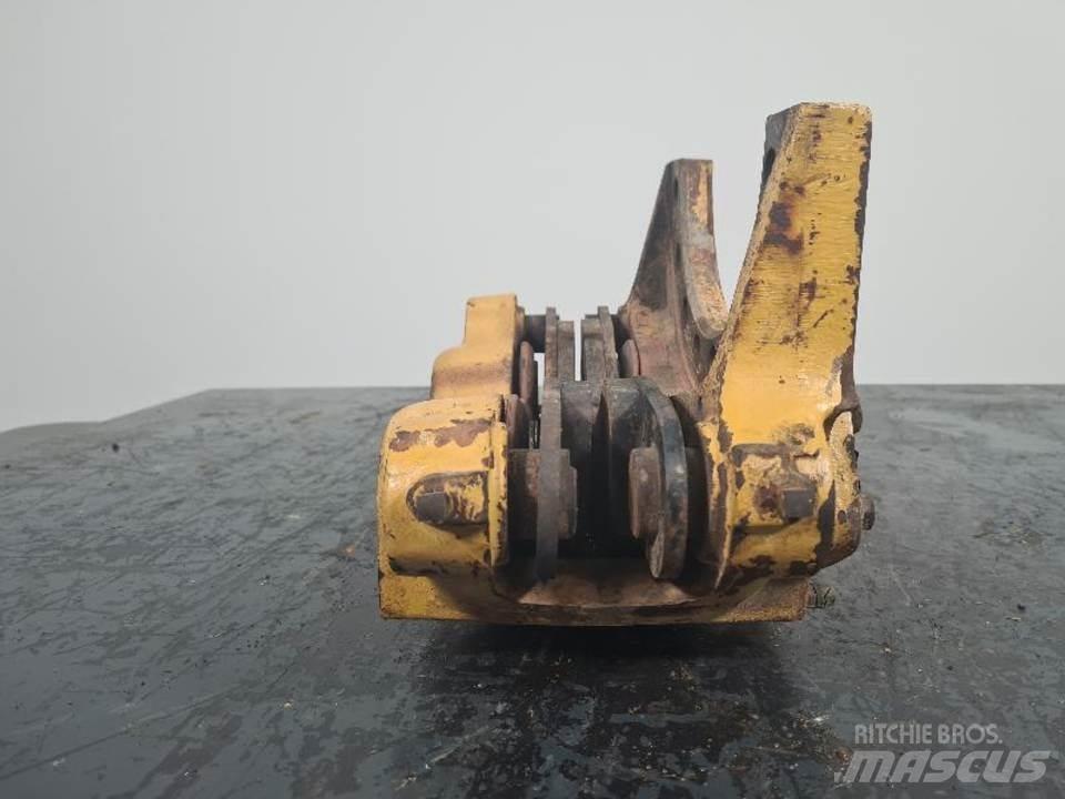 CAT 730 Предаване