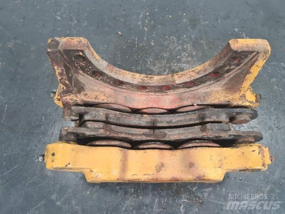 CAT 730 Предаване