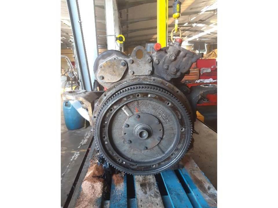 CAT 730 Предаване