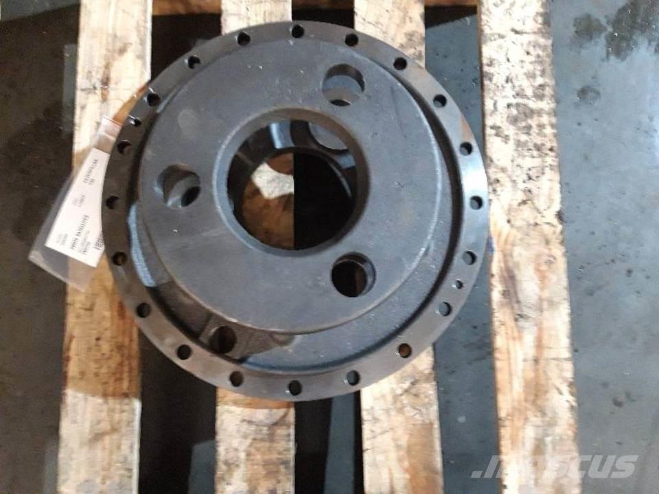 CAT 735 Предаване