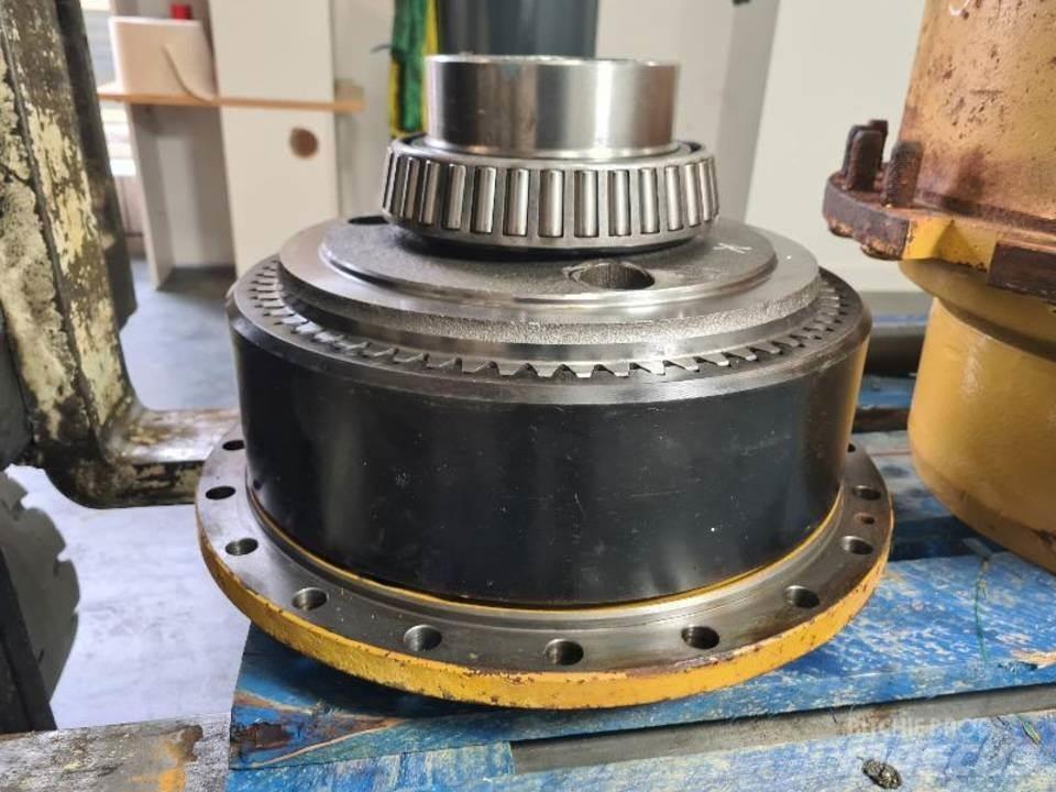 CAT 735 Предаване