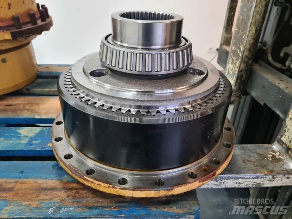 CAT 735 Предаване