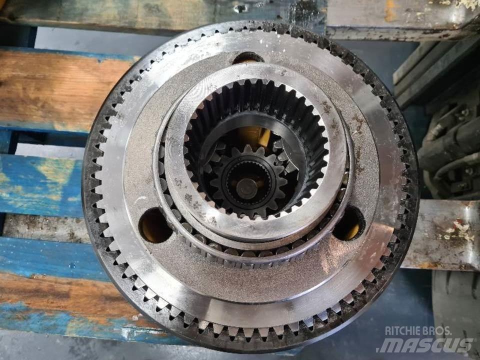CAT 735 Предаване