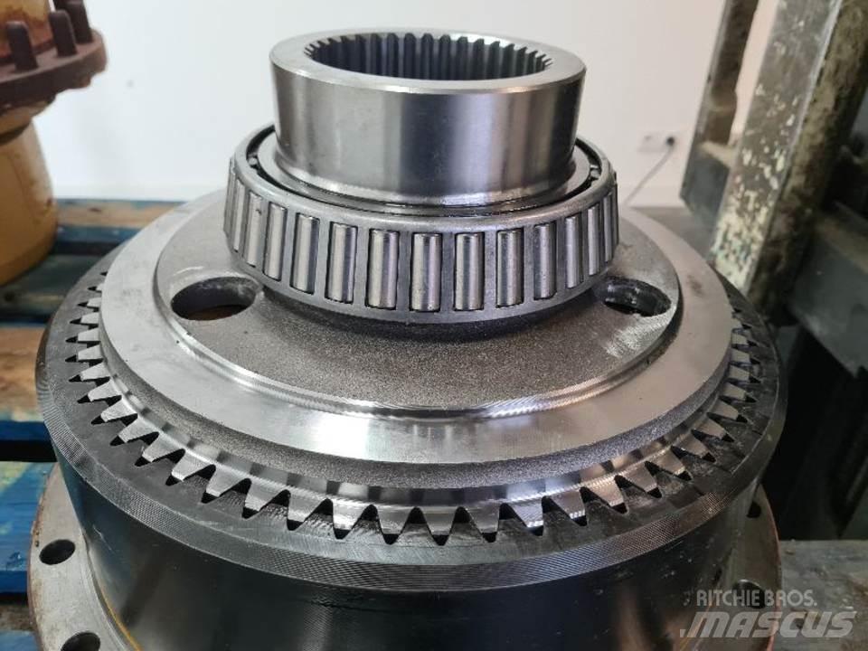 CAT 735 Предаване