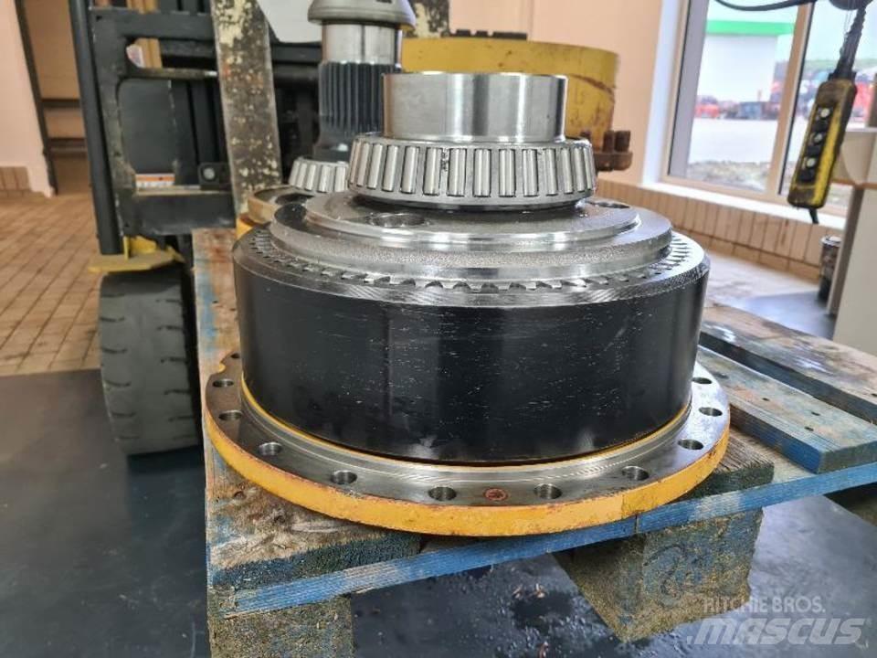 CAT 735 Предаване