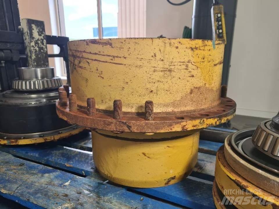 CAT 735 Предаване