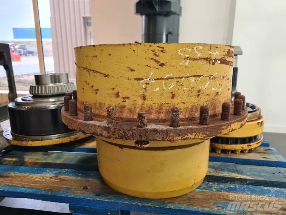 CAT 735 Предаване