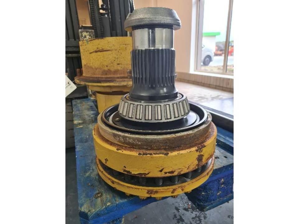CAT 735 Предаване