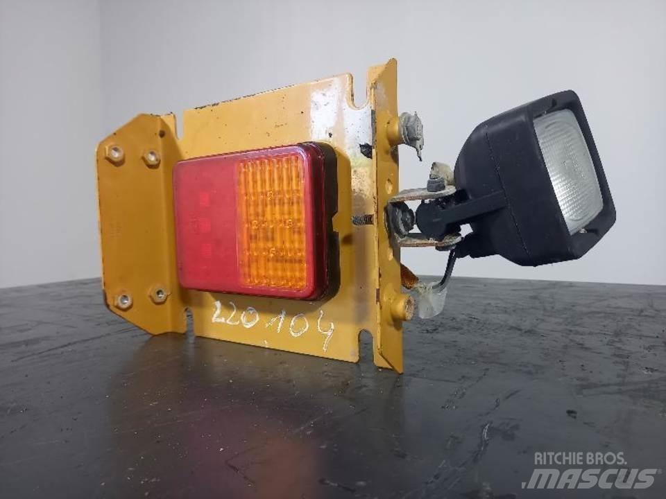 CAT 770 Кабина